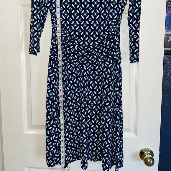 Geometric Print Dress with Waist Ruching and Flare Skirt - Picture 1 of 8